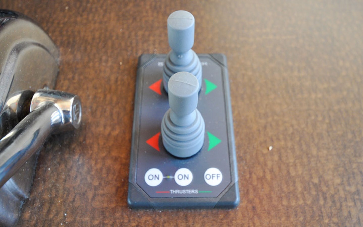 2006-american-tug-45-6-c2d4e9