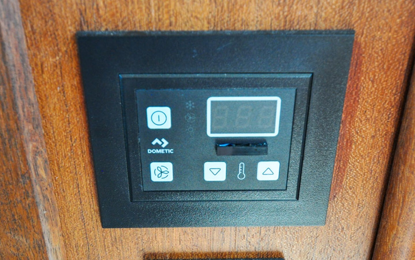 2006-american-tug-45-6-c2d4e9