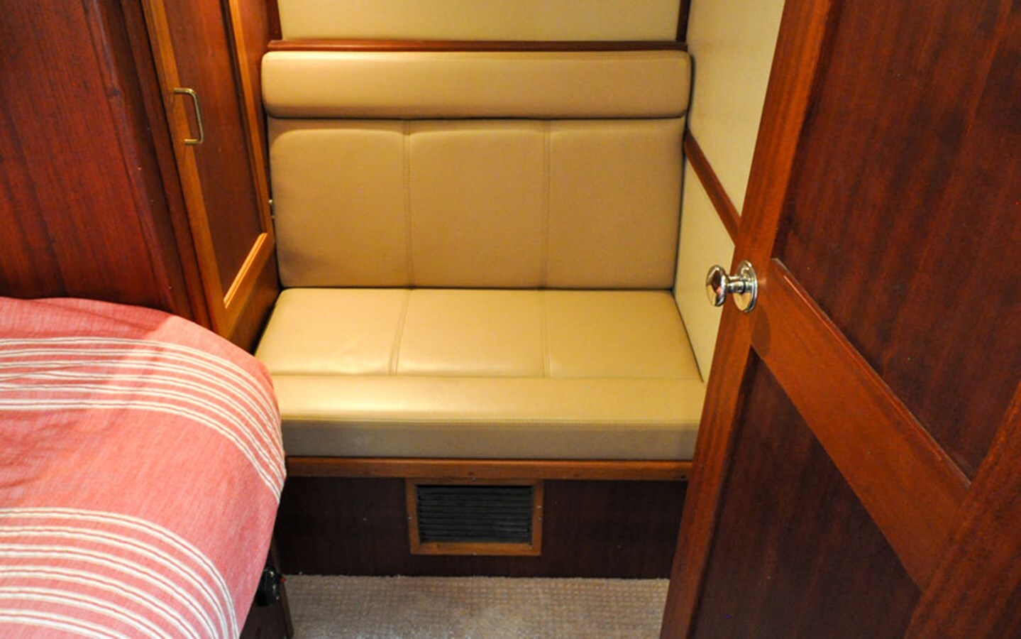 2006-american-tug-45-6-c2d4e9