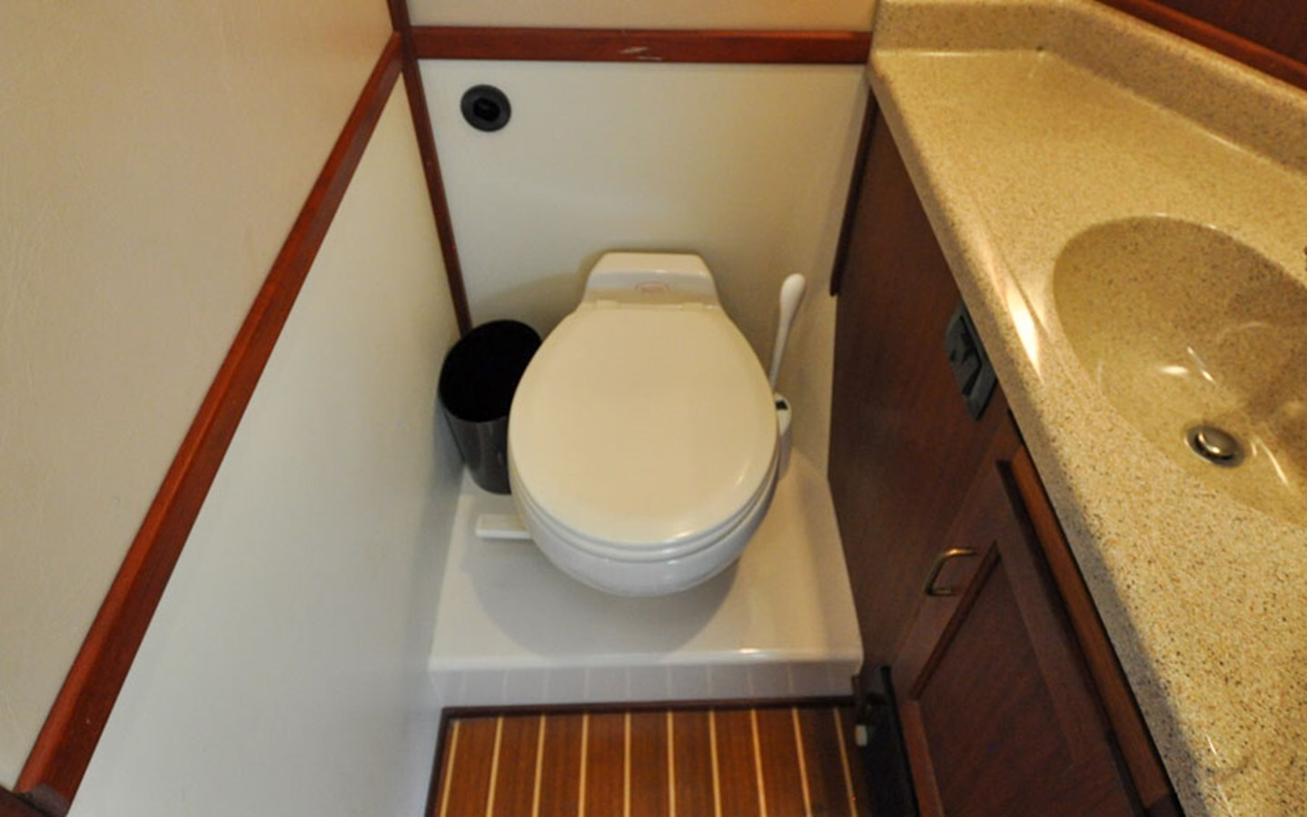 2006-american-tug-45-6-c2d4e9