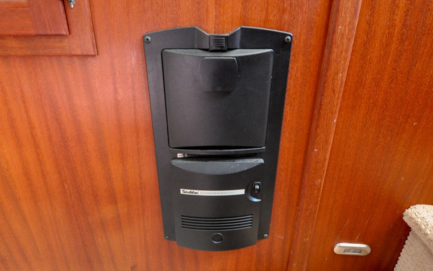 2006-american-tug-45-6-c2d4e9