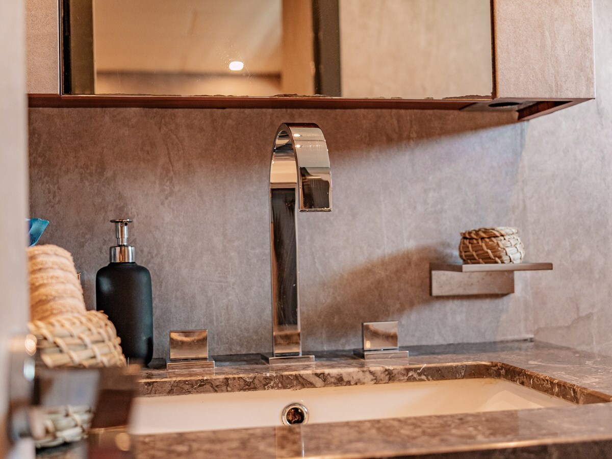 2006 ARNO LEOPARD 101' 9