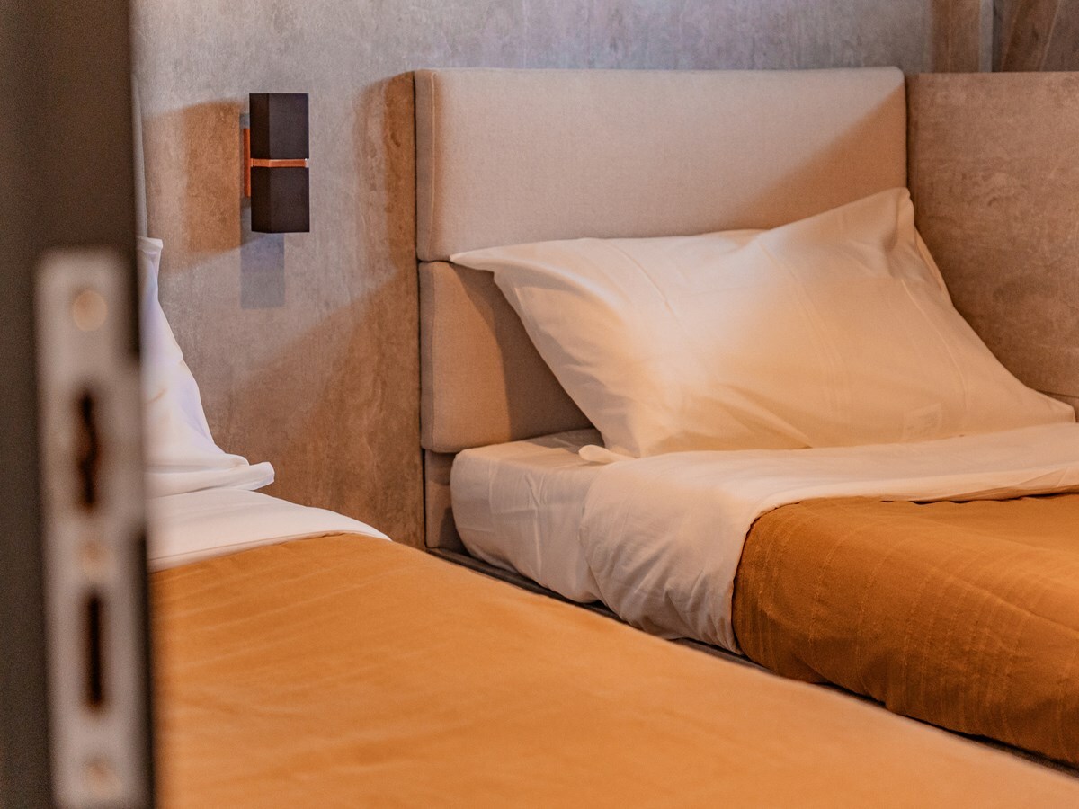 2006 ARNO LEOPARD 101' 9