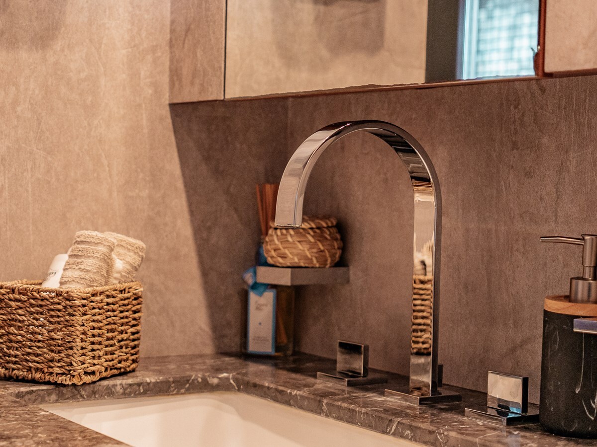 2006 ARNO LEOPARD 101' 9