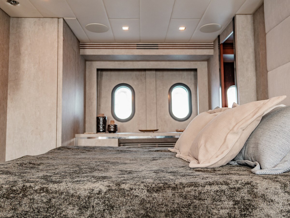 2006 ARNO LEOPARD 101' 9