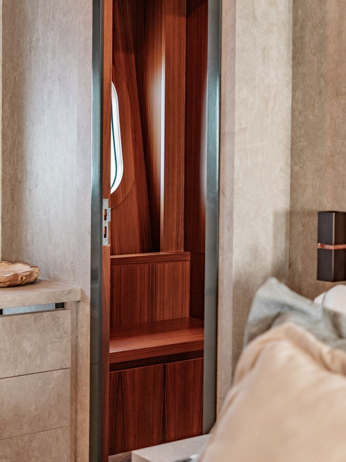 2006 ARNO LEOPARD 101' 9