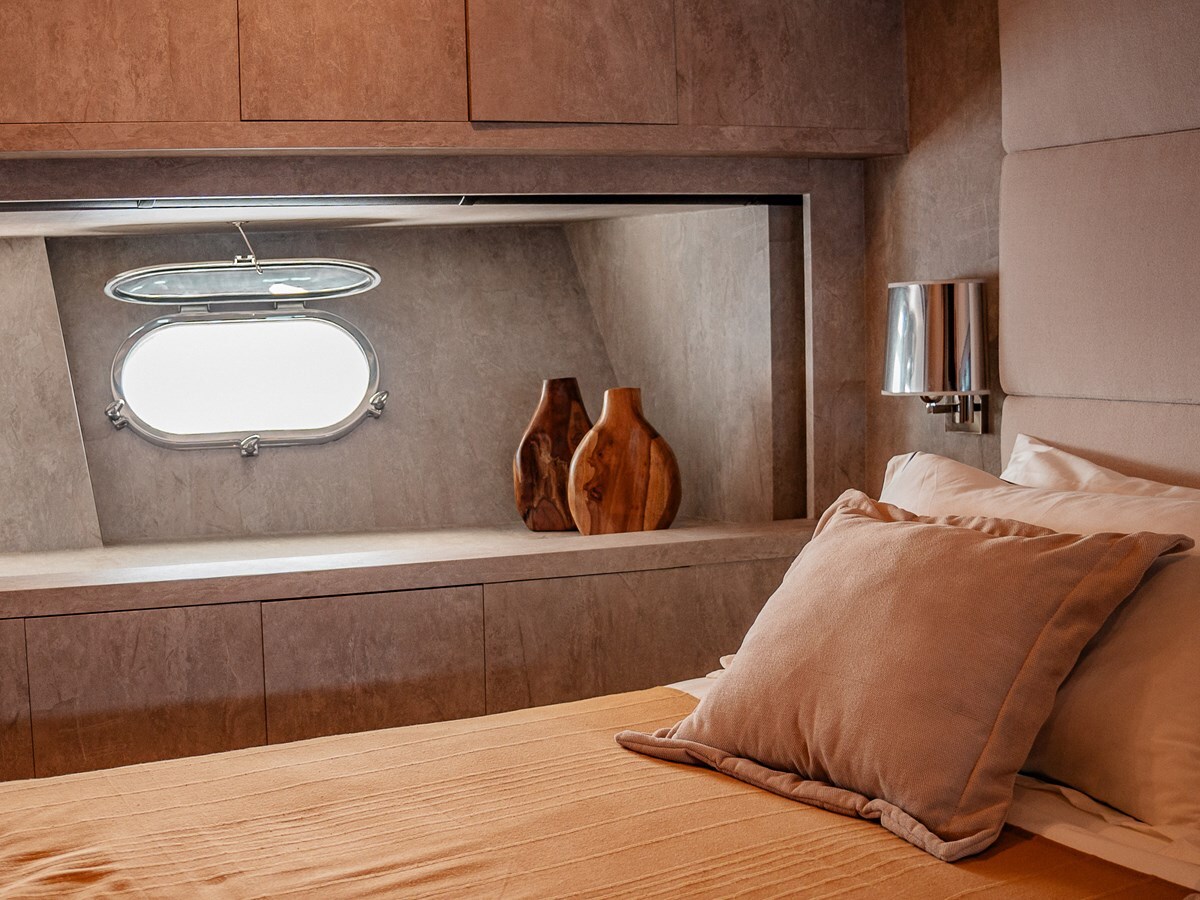 2006 ARNO LEOPARD 101' 9