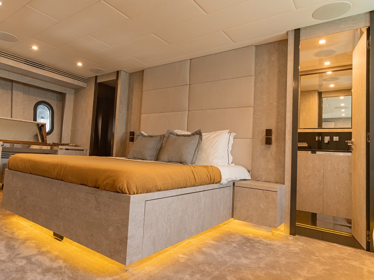 2006 ARNO LEOPARD 101' 9