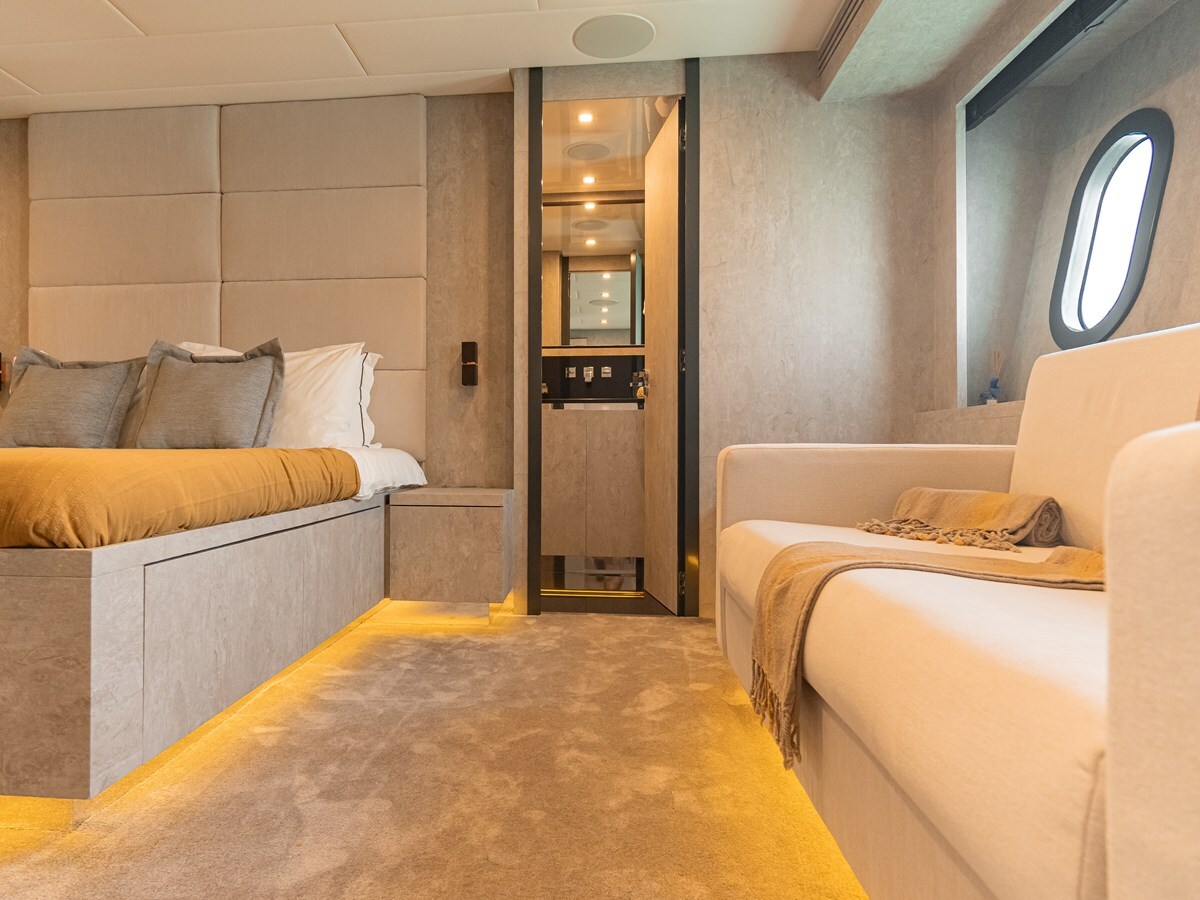 2006 ARNO LEOPARD 101' 9