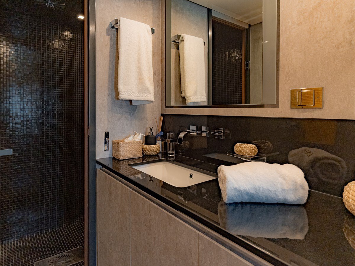 2006 ARNO LEOPARD 101' 9