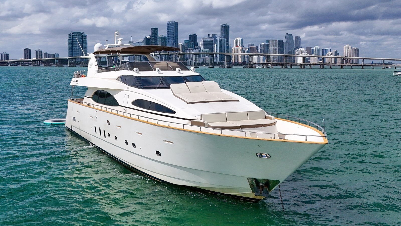 2006-azimut-yachts-100-109c53