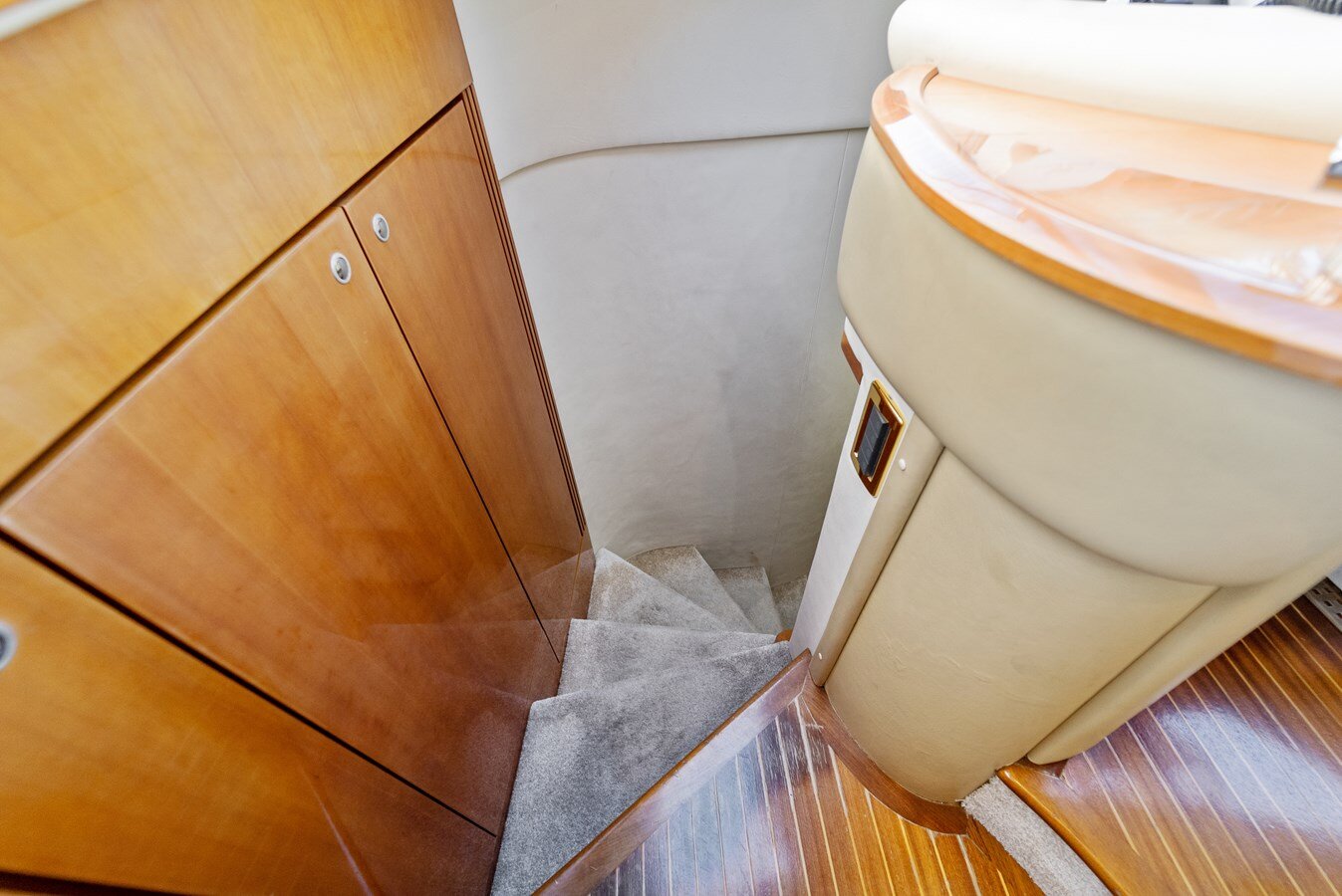 2006-azimut-yachts-57-5-2233a6