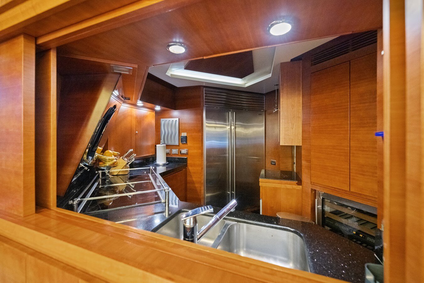 2006 AZIMUT YACHTS 85'