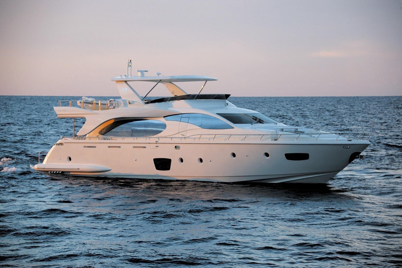 2006 AZIMUT YACHTS 88' 1