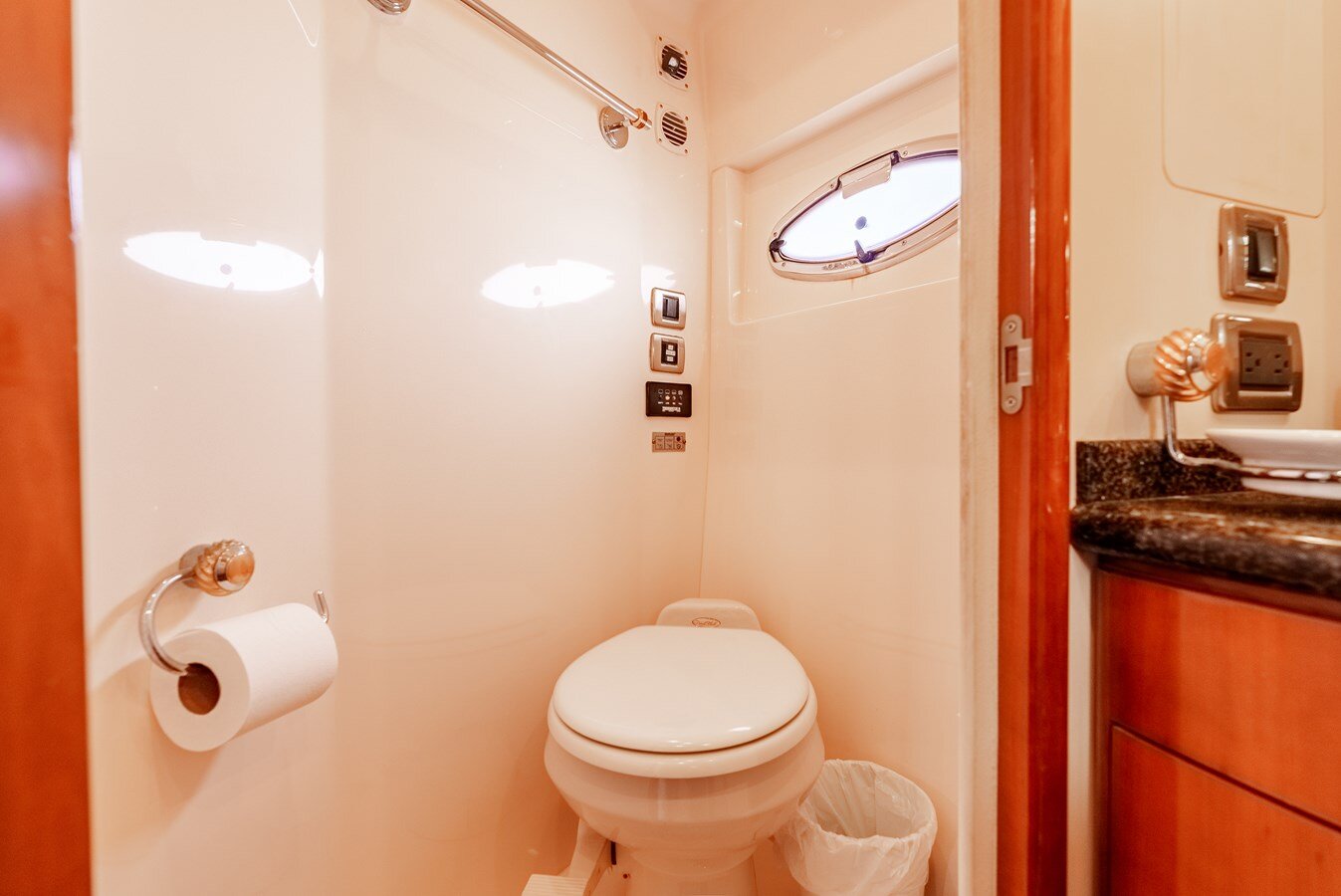 2006-carver-voyager-58-60ebbb