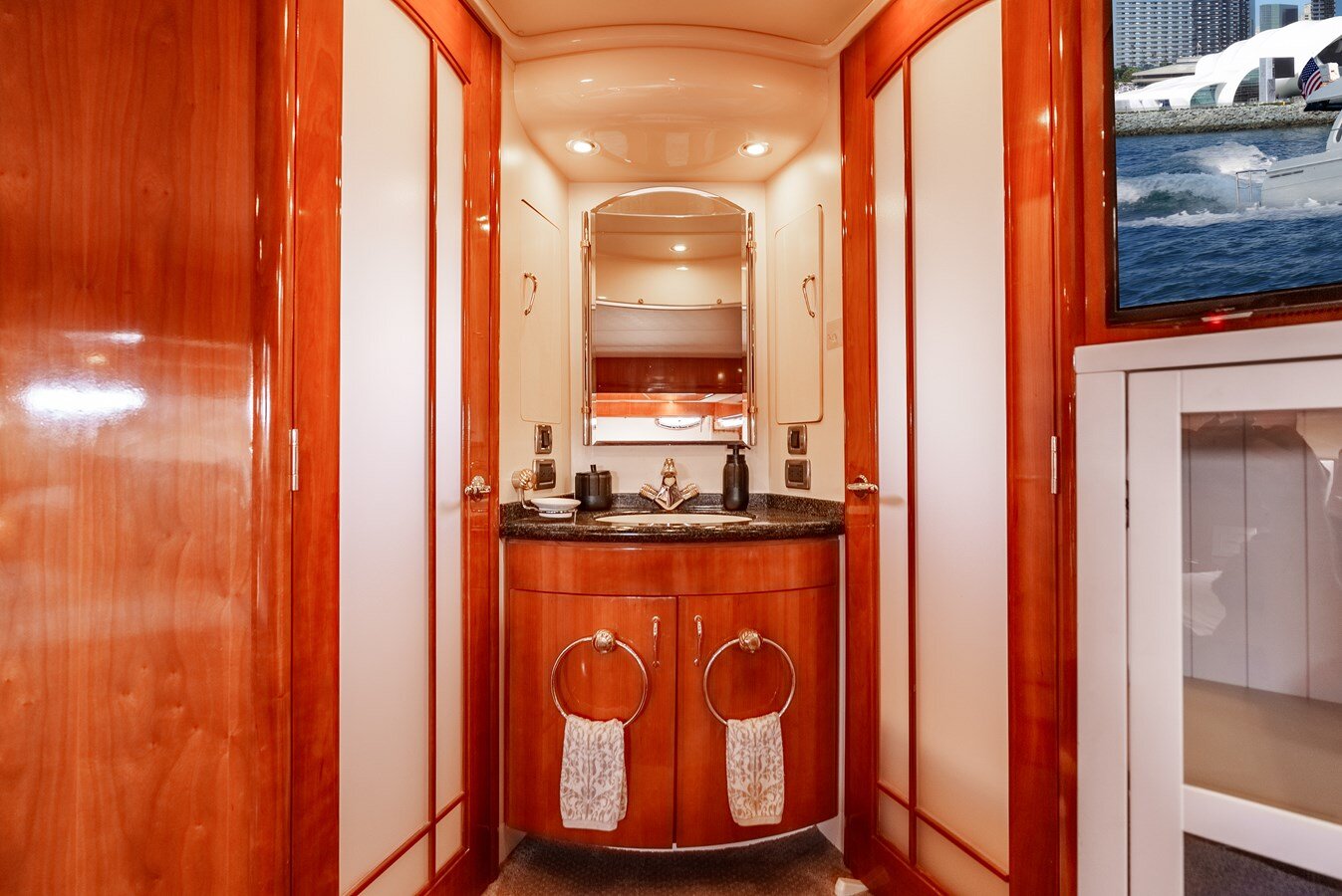 2006-carver-voyager-58-60ebbb