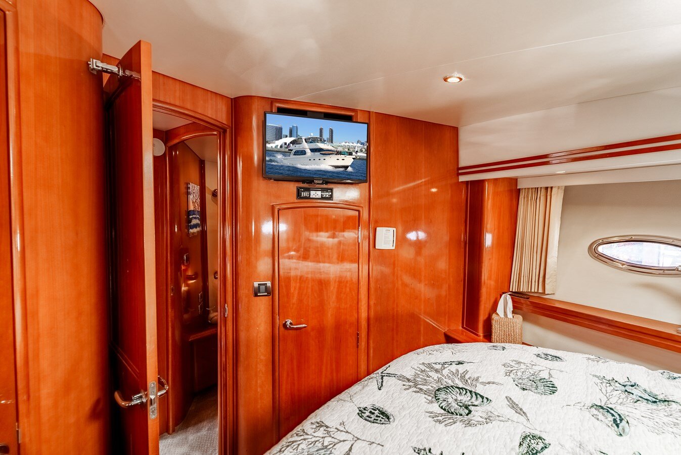 2006-carver-voyager-58-60ebbb