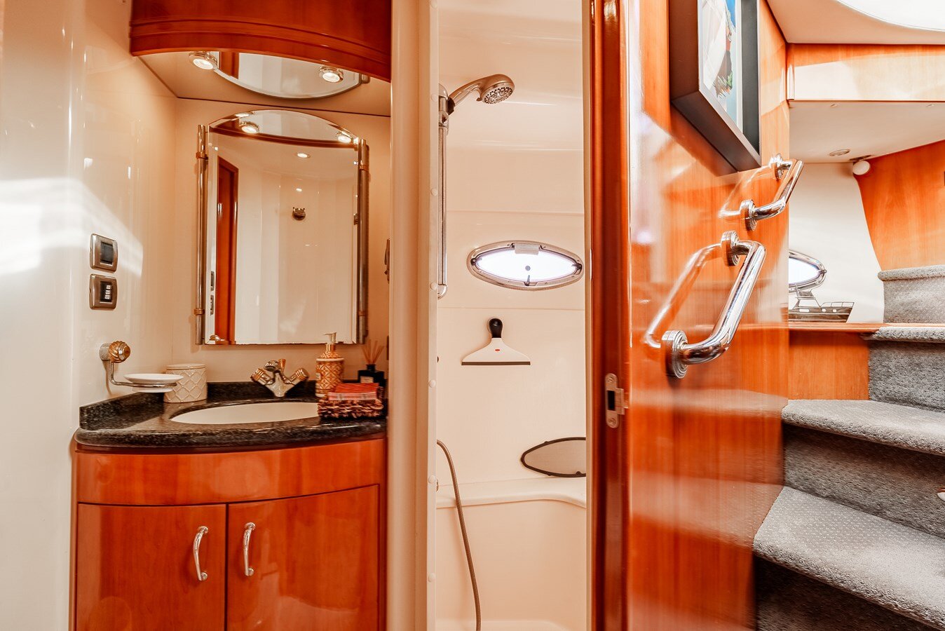 2006-carver-voyager-58-60ebbb