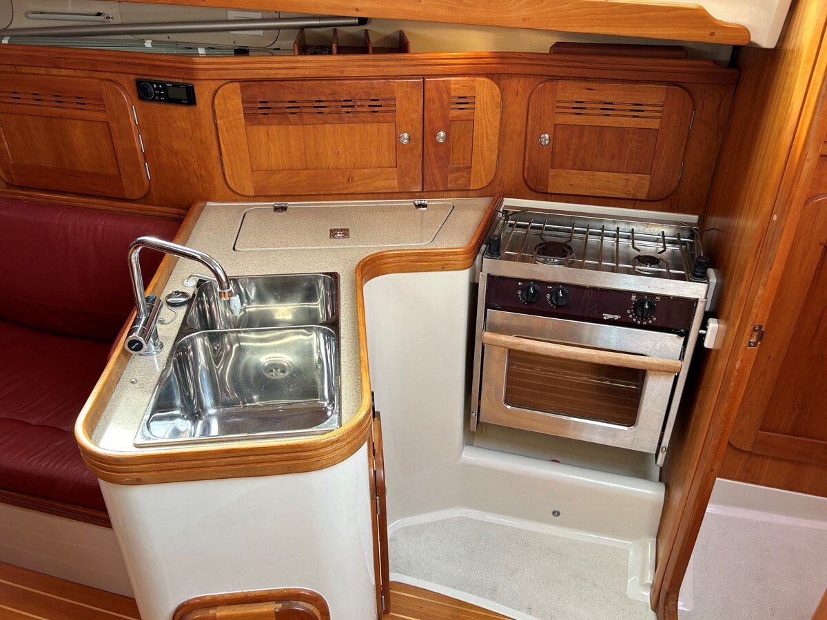 2006-cc-yachts-36-5-b7c8de