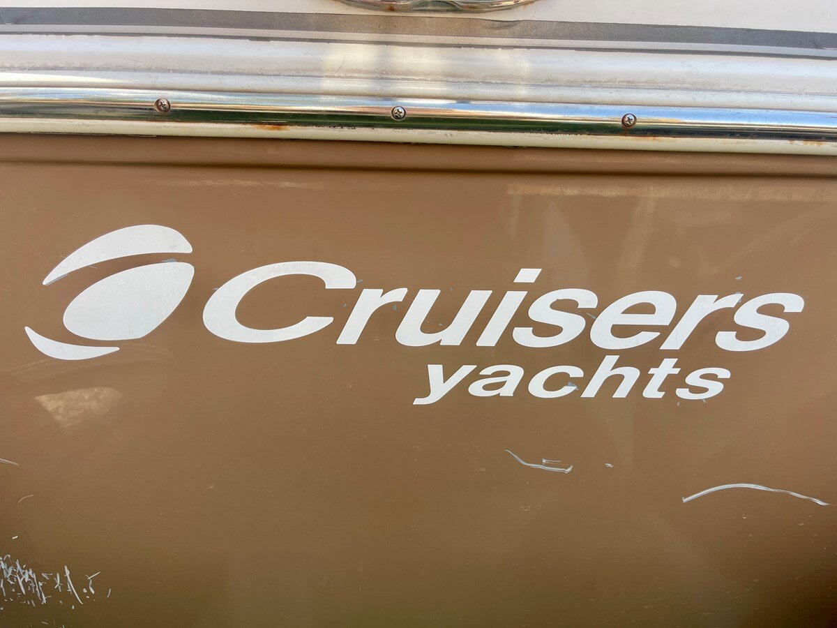 2006-cruisers-yachts-42-b743ab