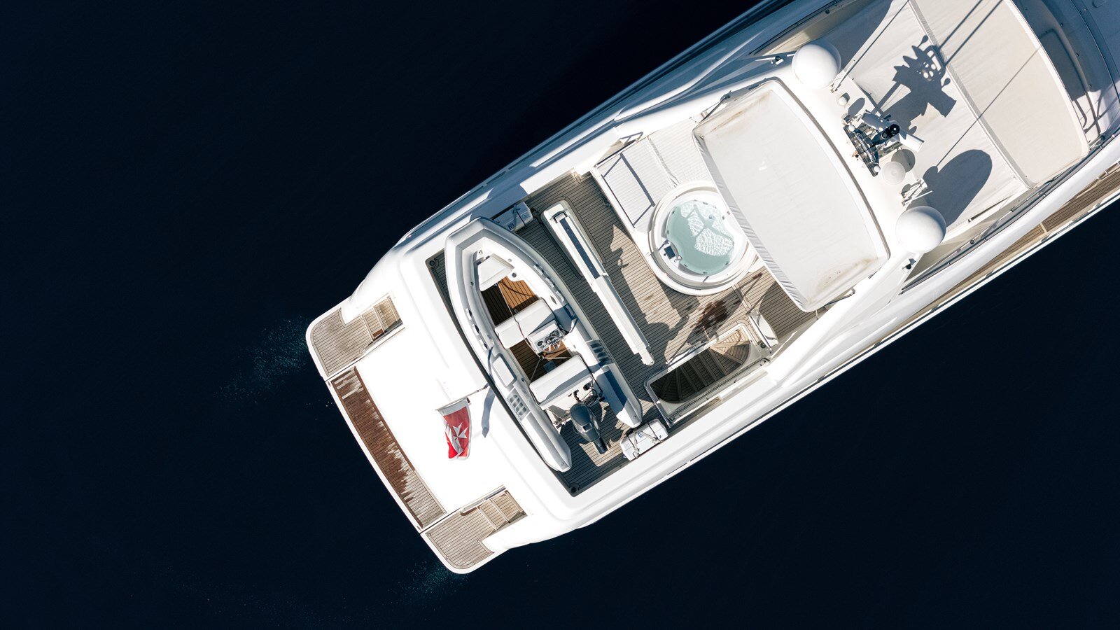 2006-ferretti-83-e6ba02