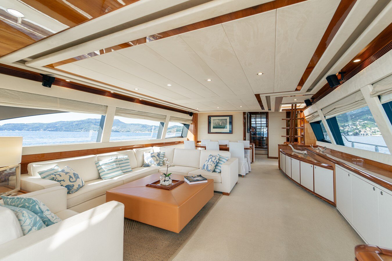 2006-ferretti-83-e6ba02