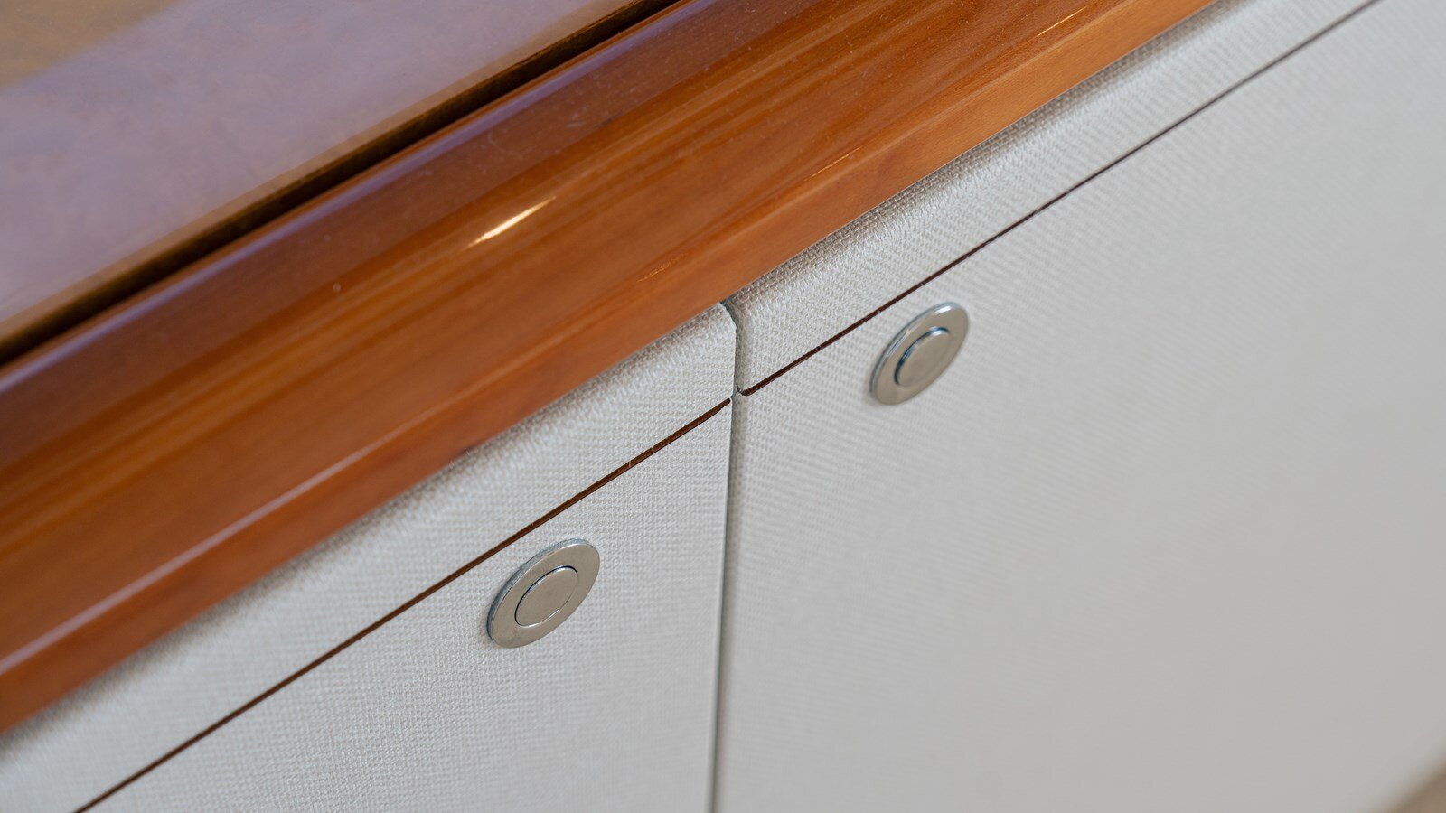 2006-ferretti-83-e6ba02