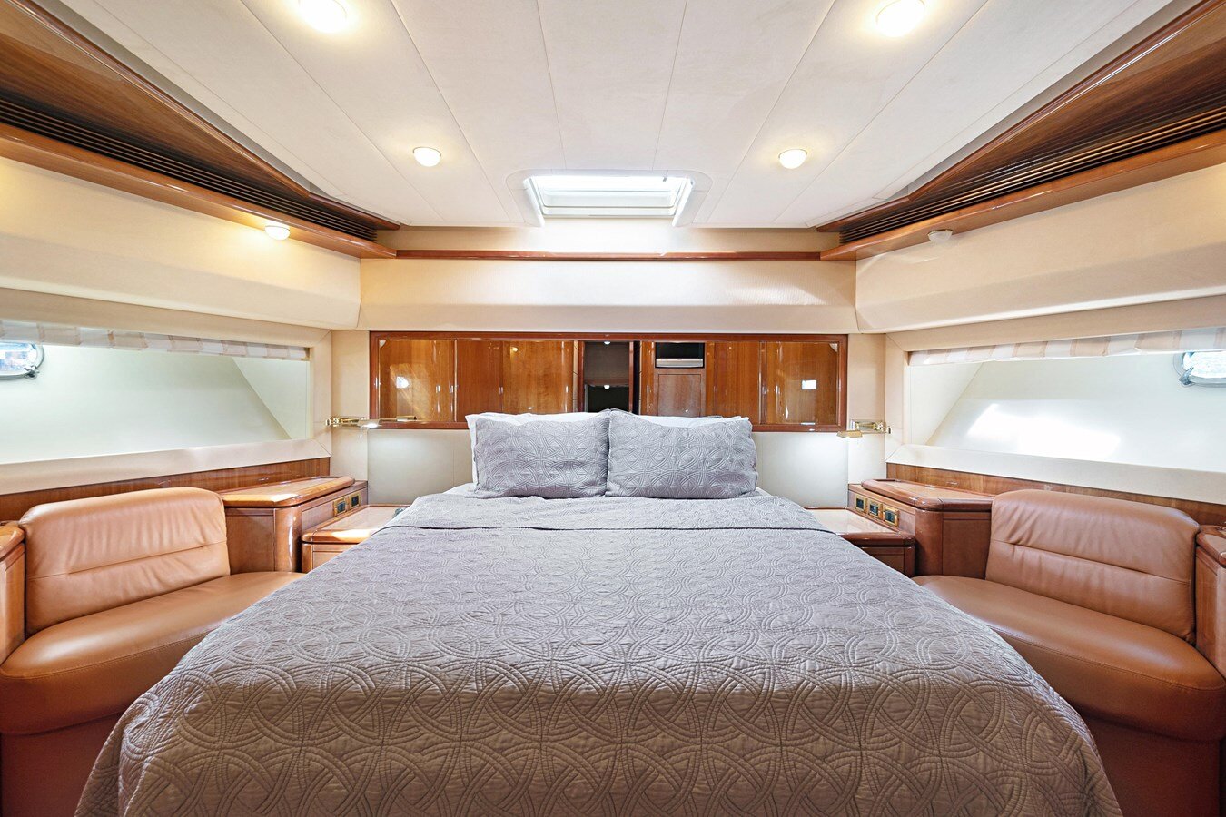 2006-ferretti-yachts-88-3-57bc22