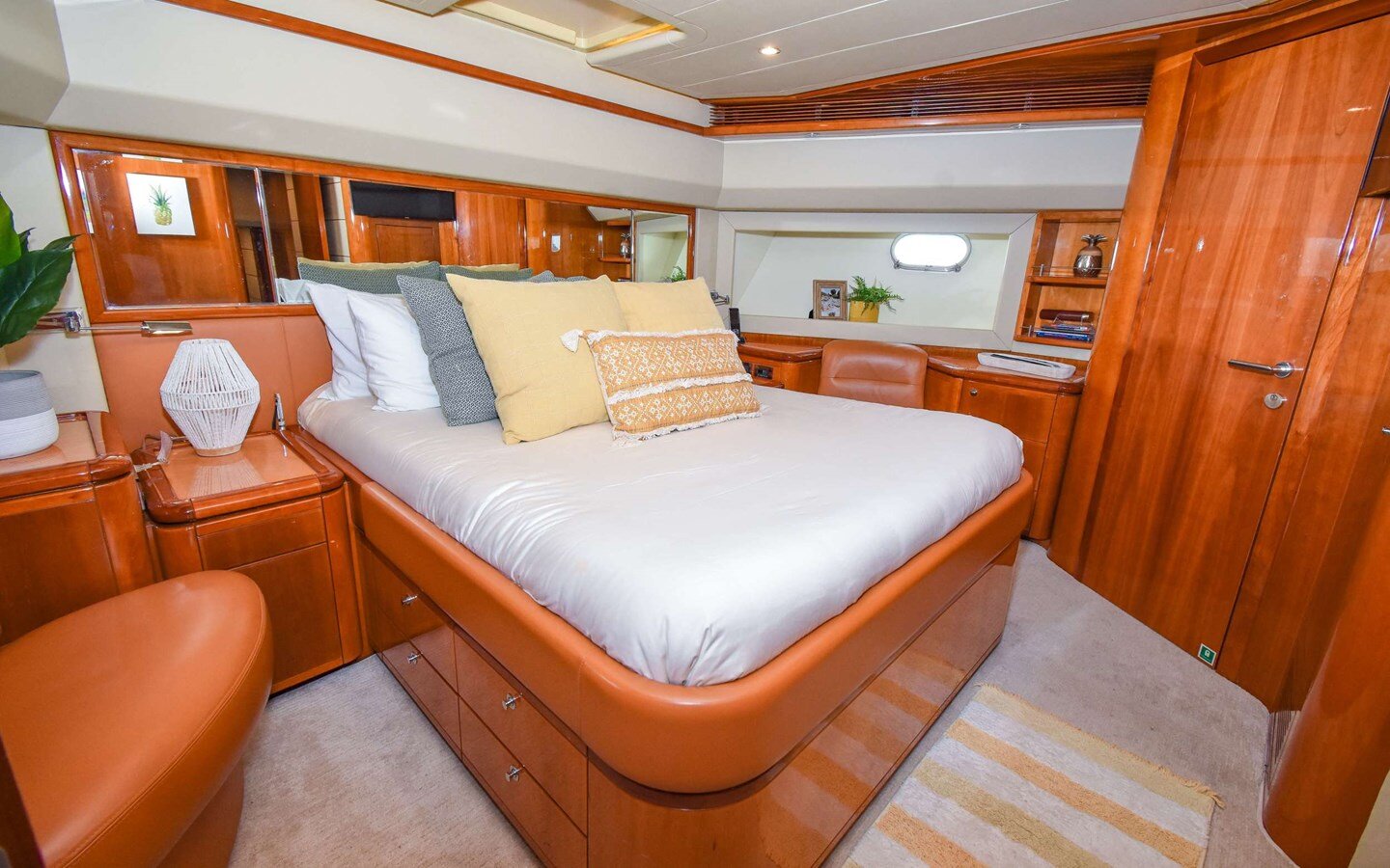 2006 FERRETTI YACHTS 90'