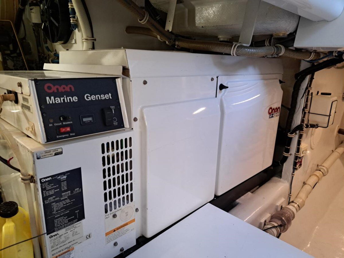 2006-hatteras-68-7-9b75af