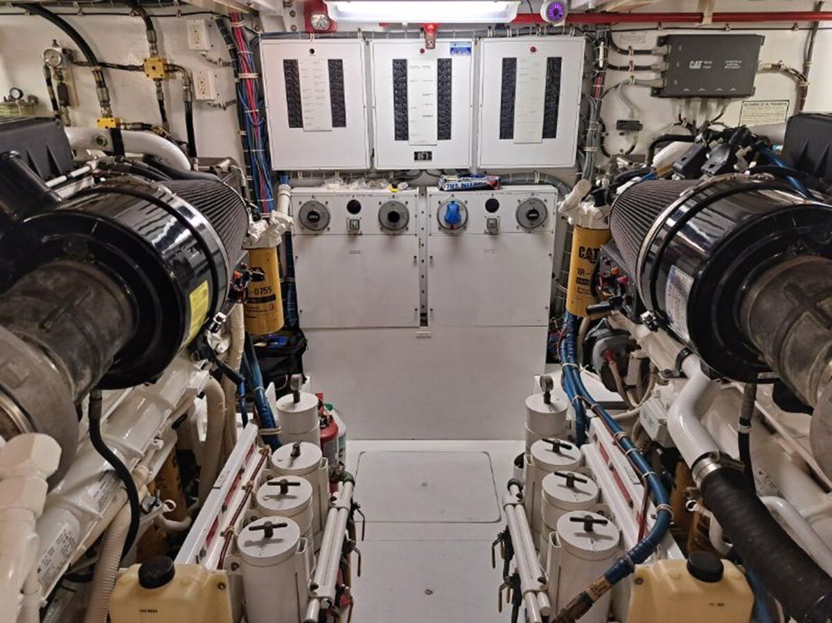 2006-hatteras-68-7-9b75af