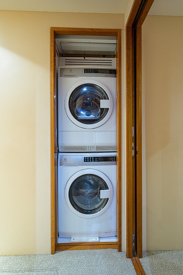 2006-hatteras-68-5bd943