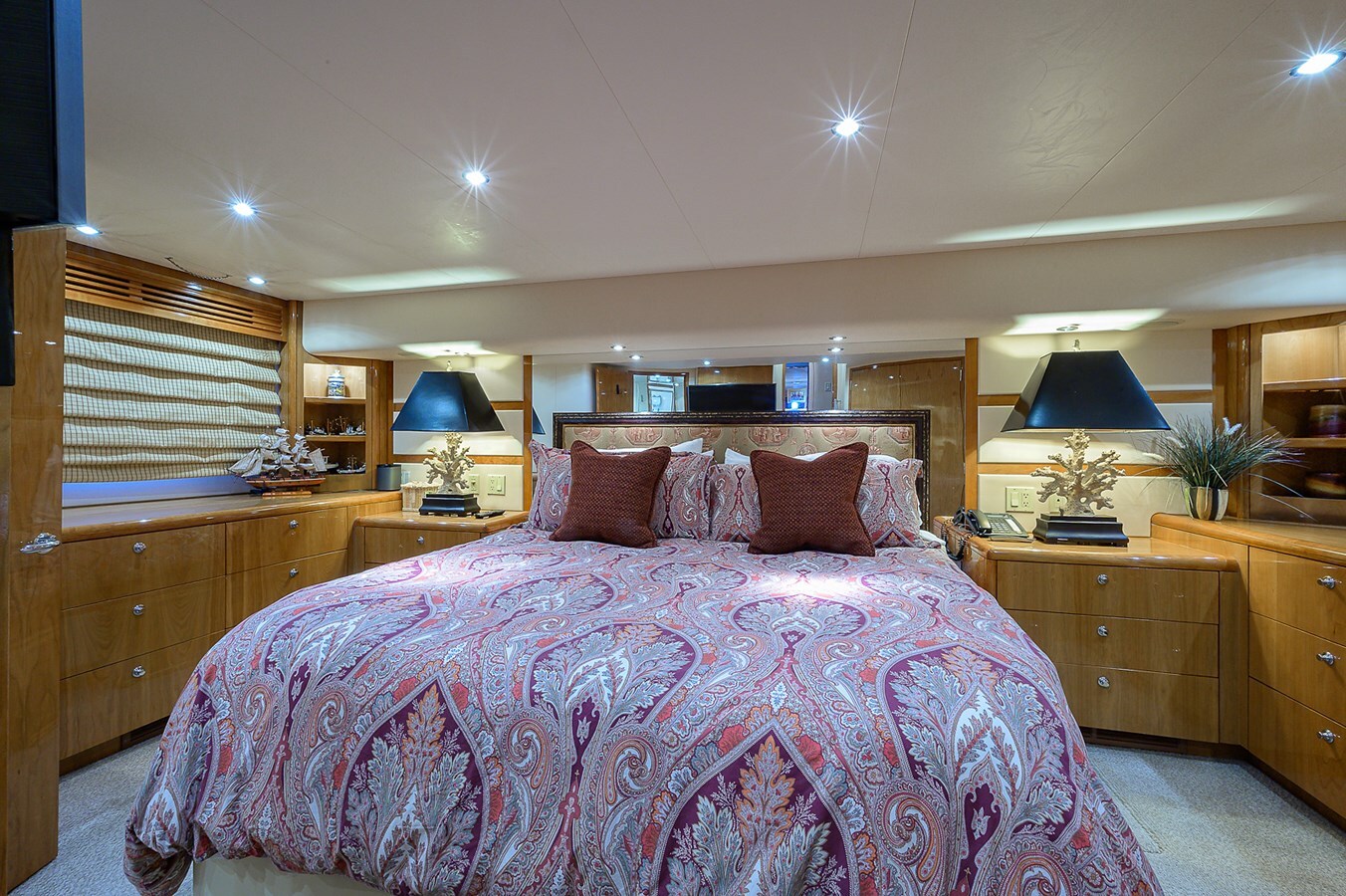 2006-hatteras-68-5bd943