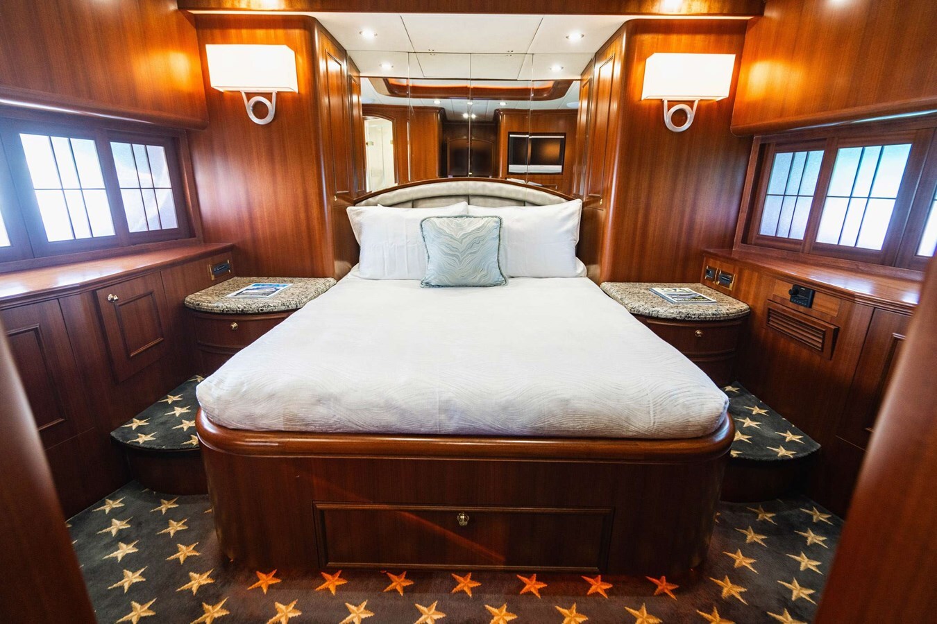 2006-horizon-yacht-85-674fb4