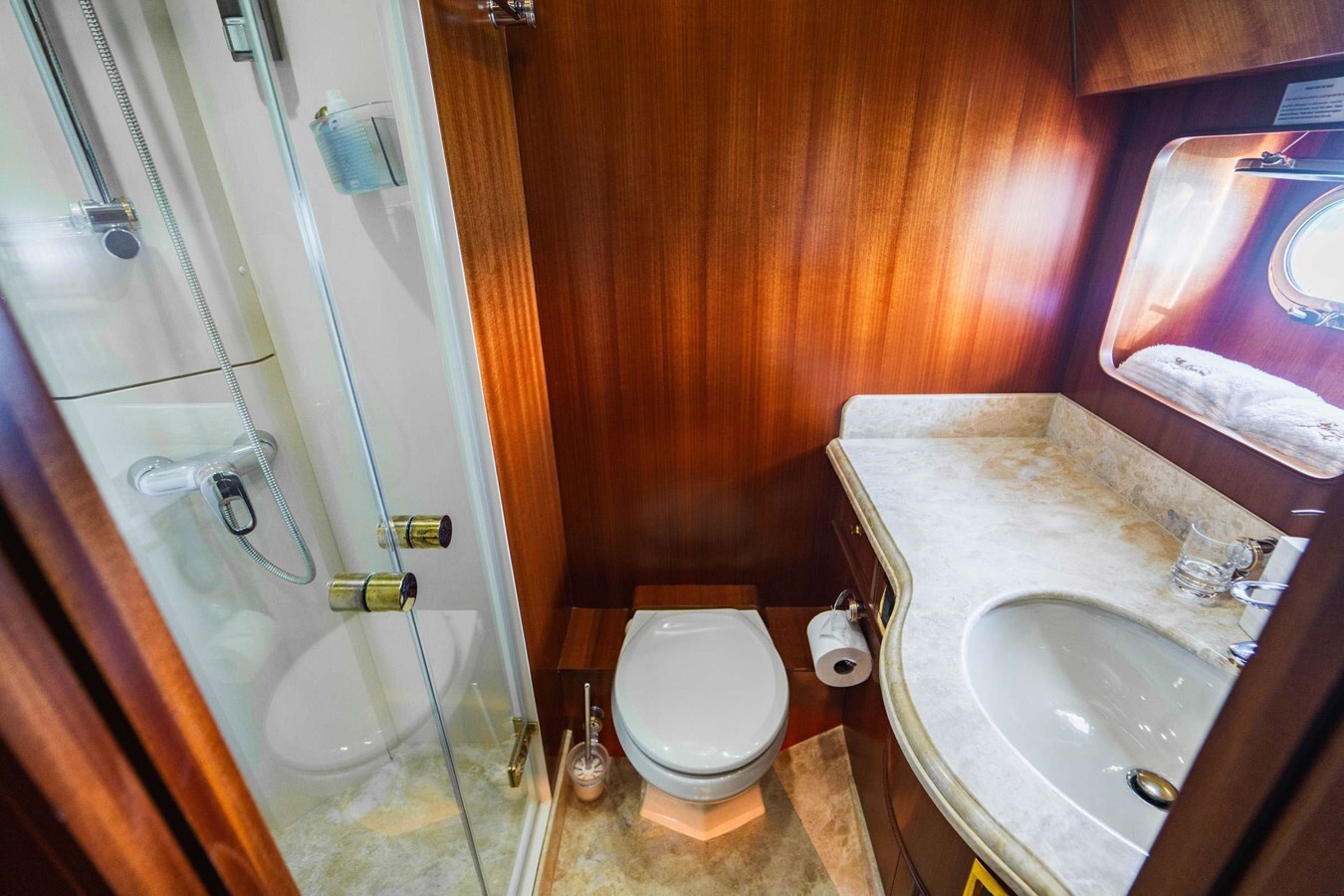 2006 HORIZON YACHT 85'