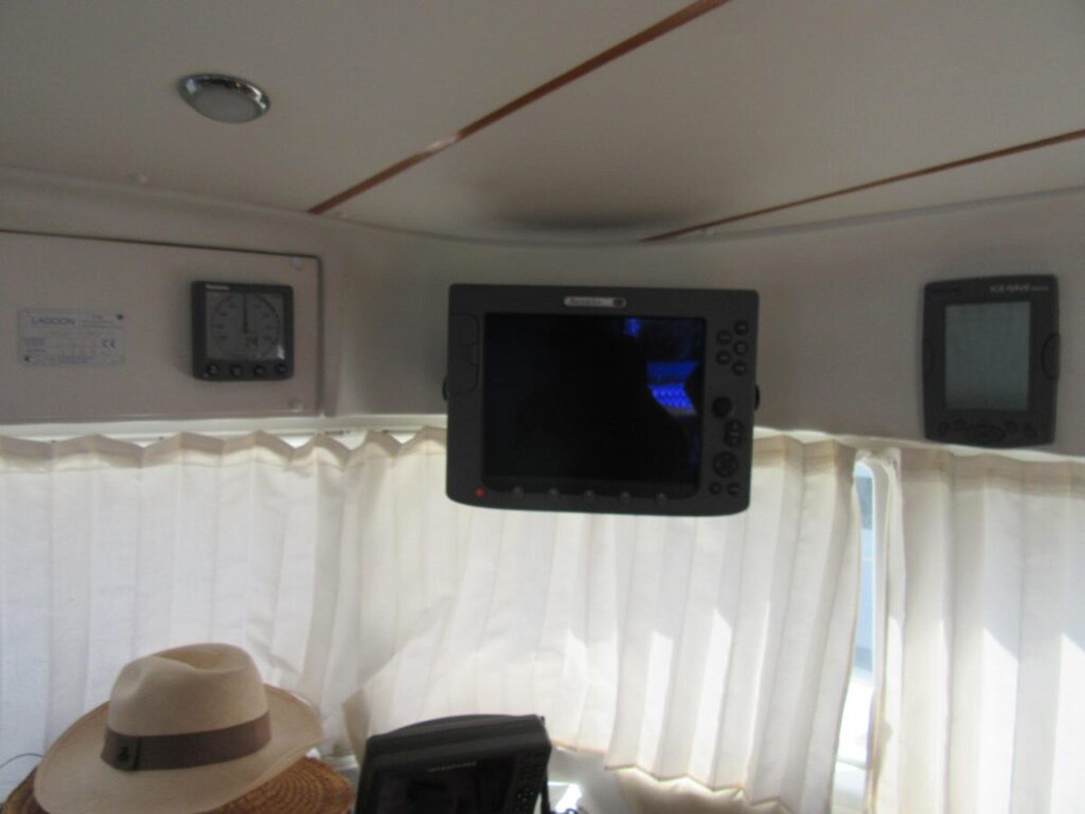 2006-lagoon-42-9-f3745c