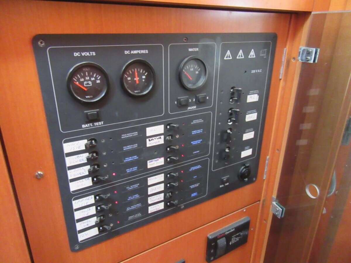 2006-lagoon-42-9-f3745c