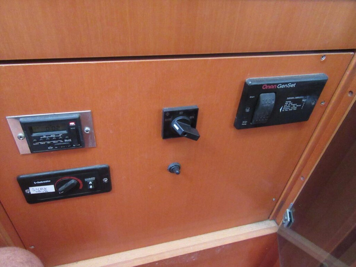 2006-lagoon-42-9-f3745c