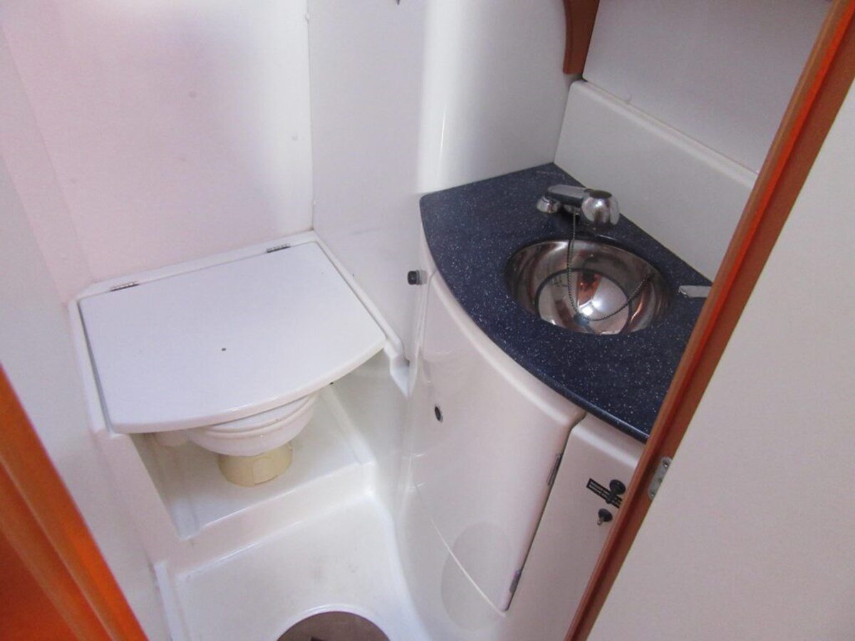 2006-lagoon-42-9-f3745c