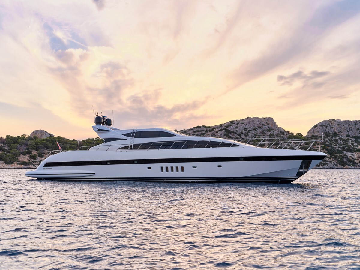 2006 OVERMARINE GROUP 103'