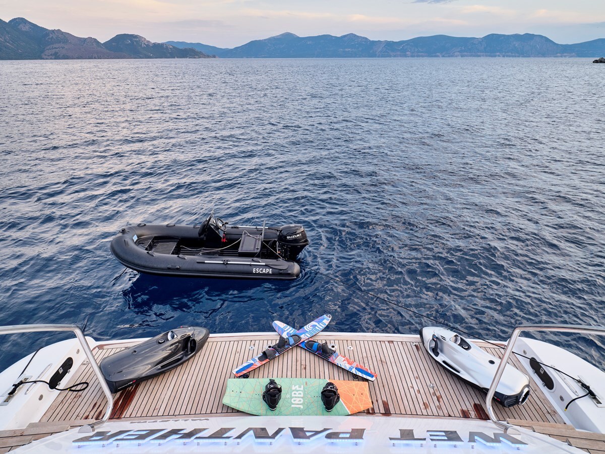 2006 OVERMARINE GROUP 103'