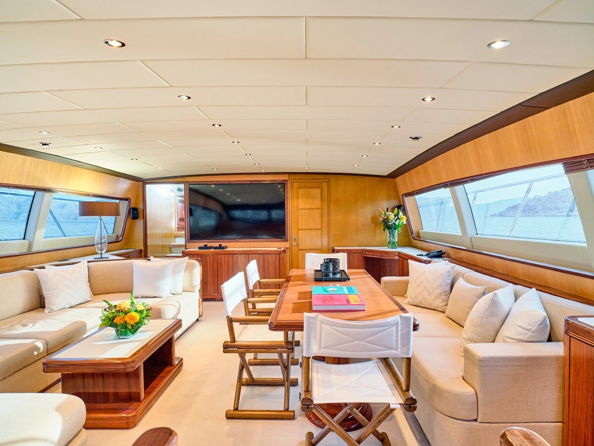 2006 OVERMARINE GROUP 103'