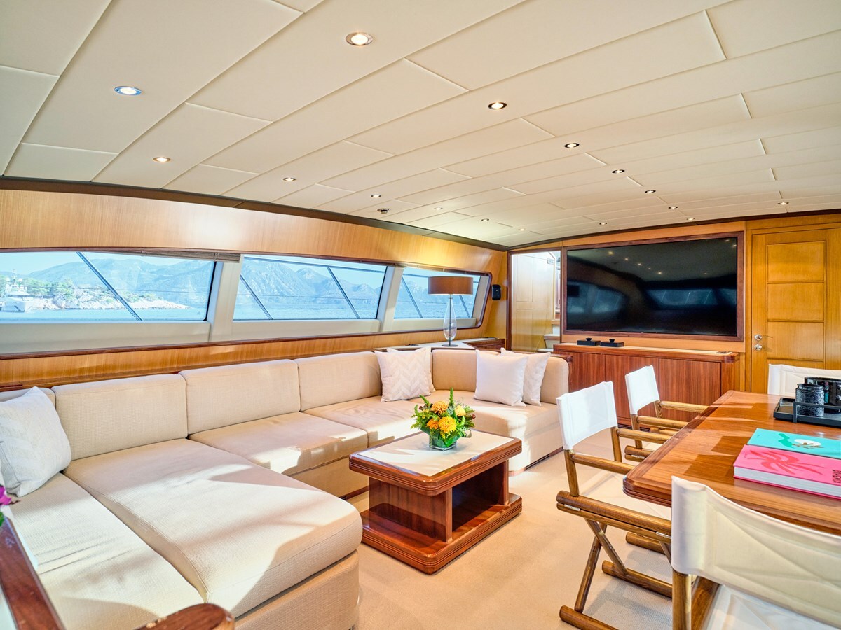 2006 OVERMARINE GROUP 103'