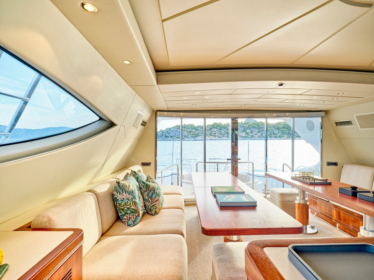 2006 OVERMARINE GROUP 103'