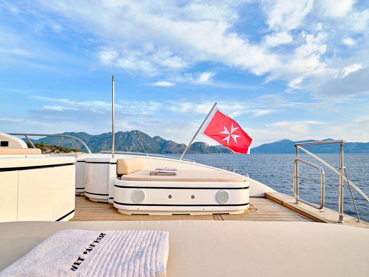 2006 OVERMARINE GROUP 103'