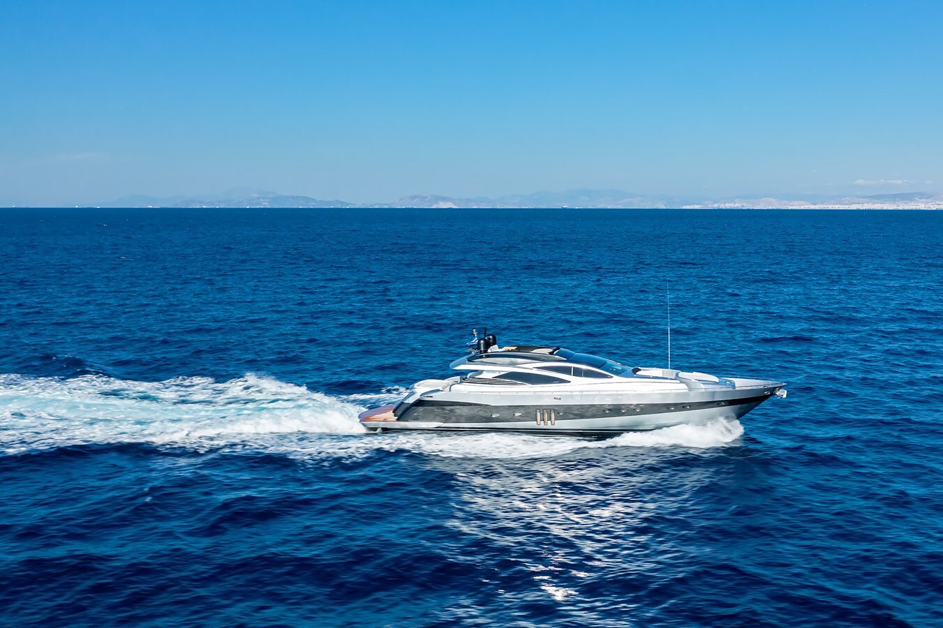 2006-pershing-90-678908