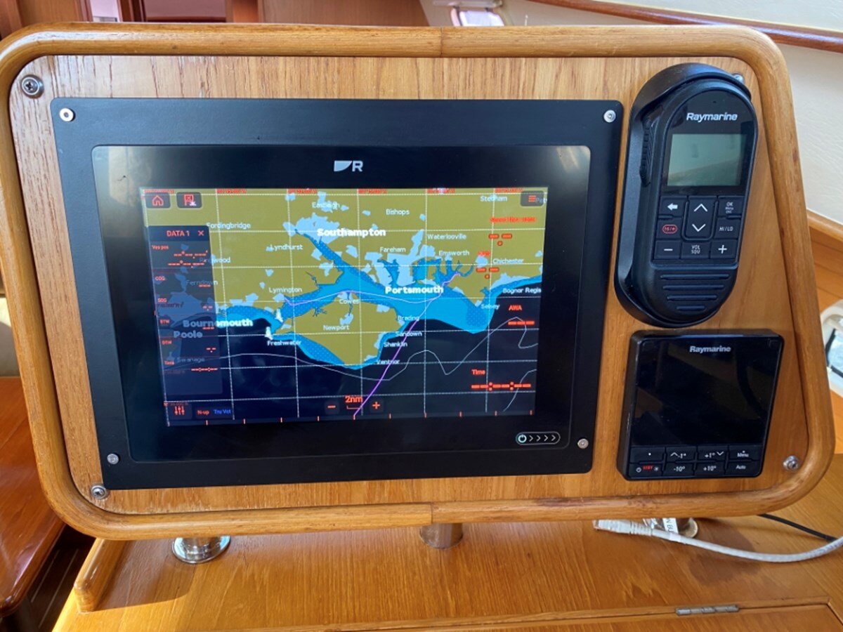 2006-southerly-yachts-45-6-b886ea