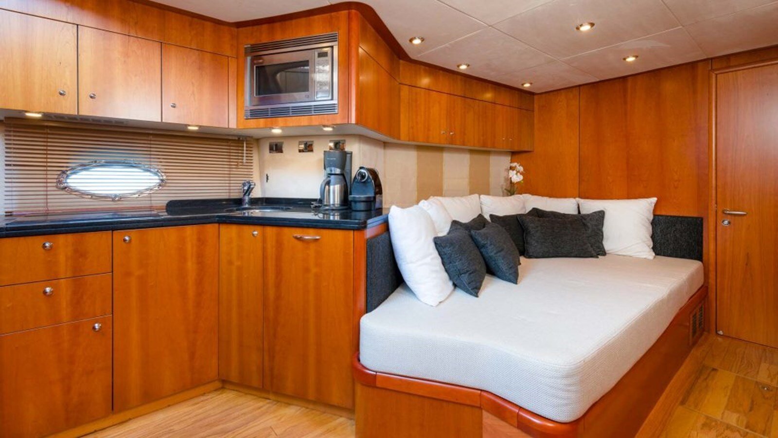 2006 SUNSEEKER 73' 1