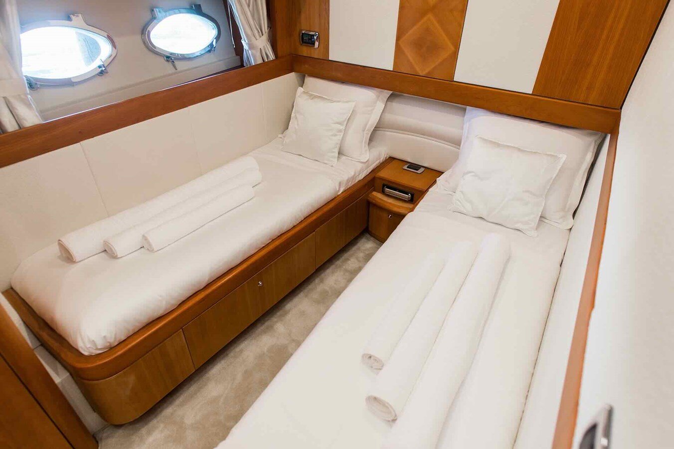 2007 AICON YACHTS 57' 5