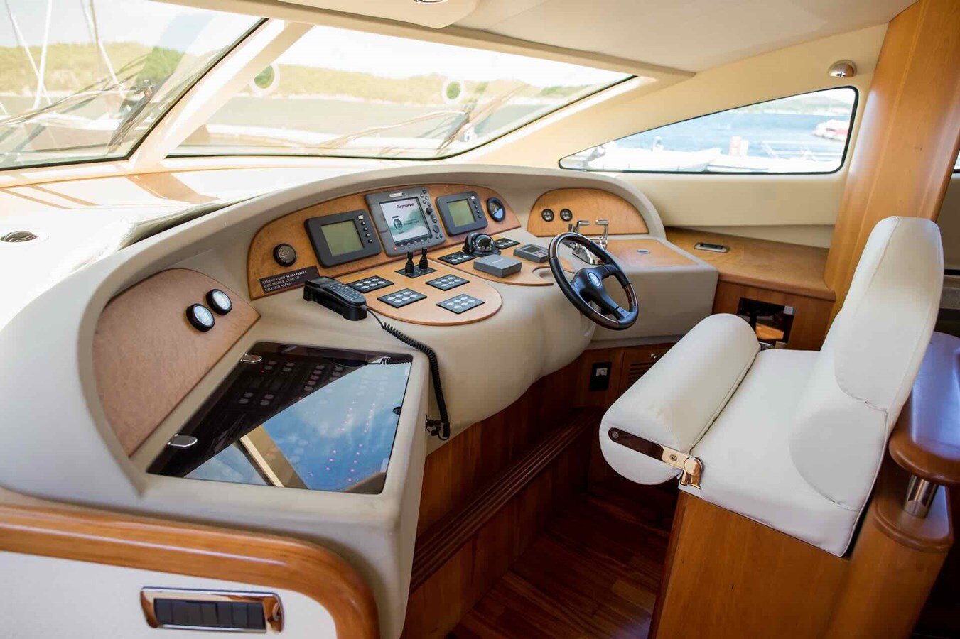 2007 AICON YACHTS 57' 5